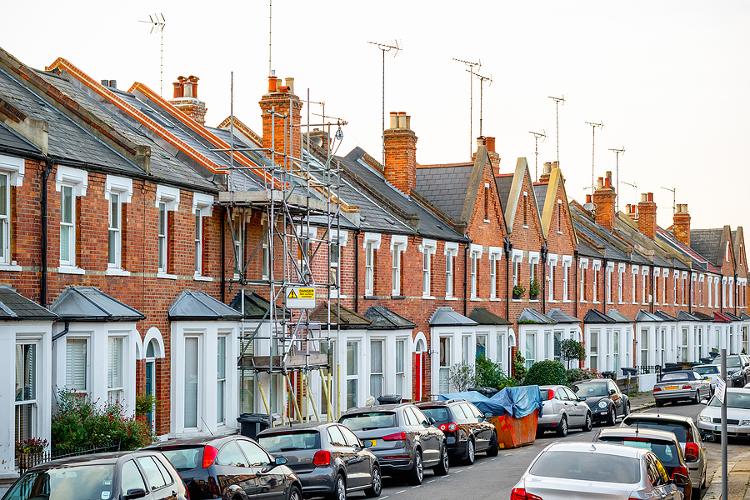 London House Prices Remain Flat The 30 June deadline for the stamp duty holiday has removed the urgency for some to find a new home.